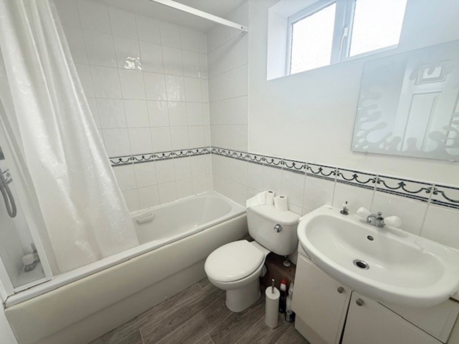 Cludd Avenue, Coddington