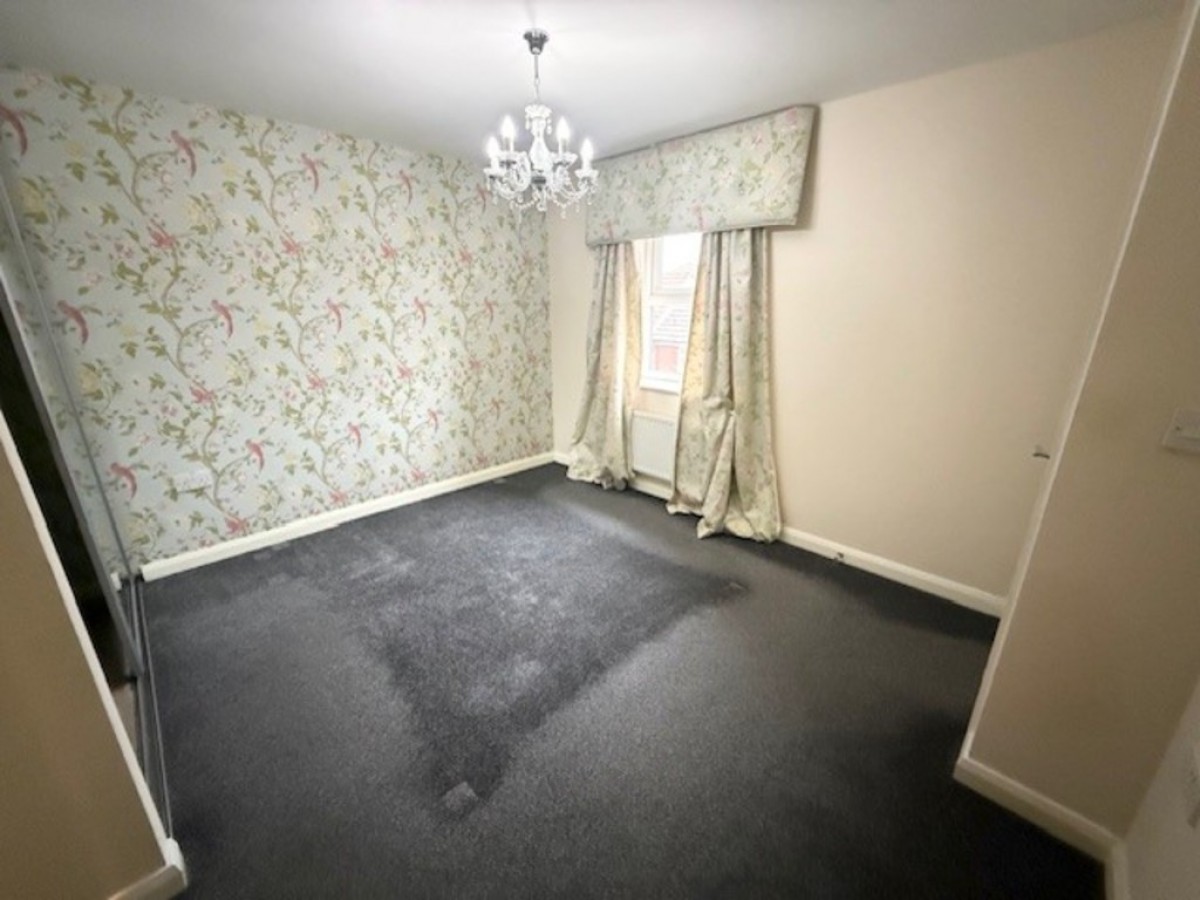 Pond Close, Fernwood