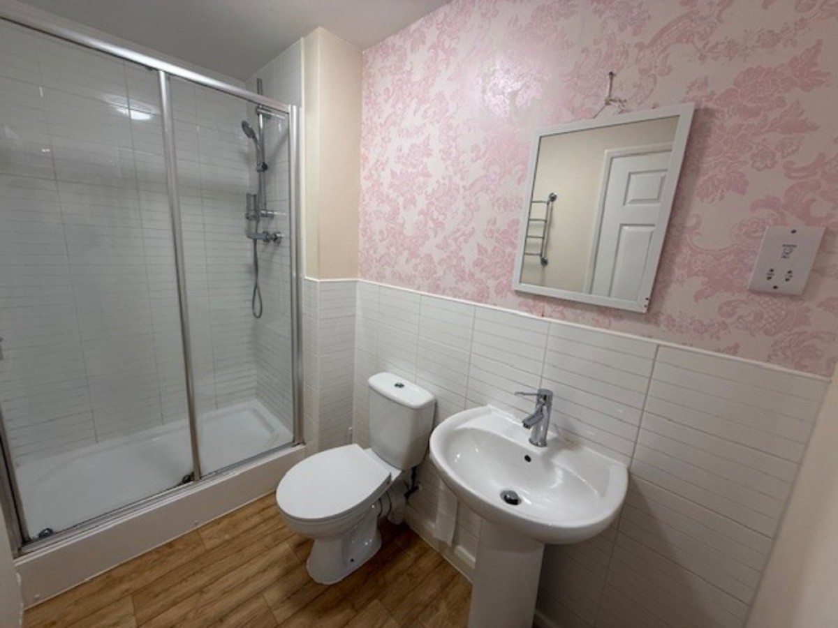 Pond Close, Fernwood