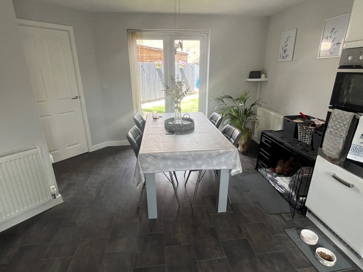 Marron Court, Fernwood, Newark