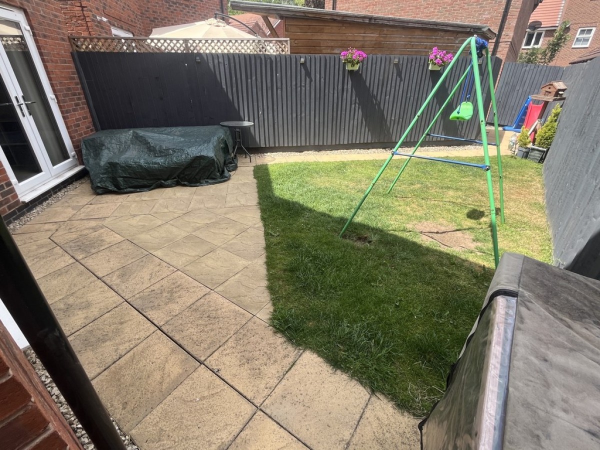 Marron Court, Fernwood, Newark
