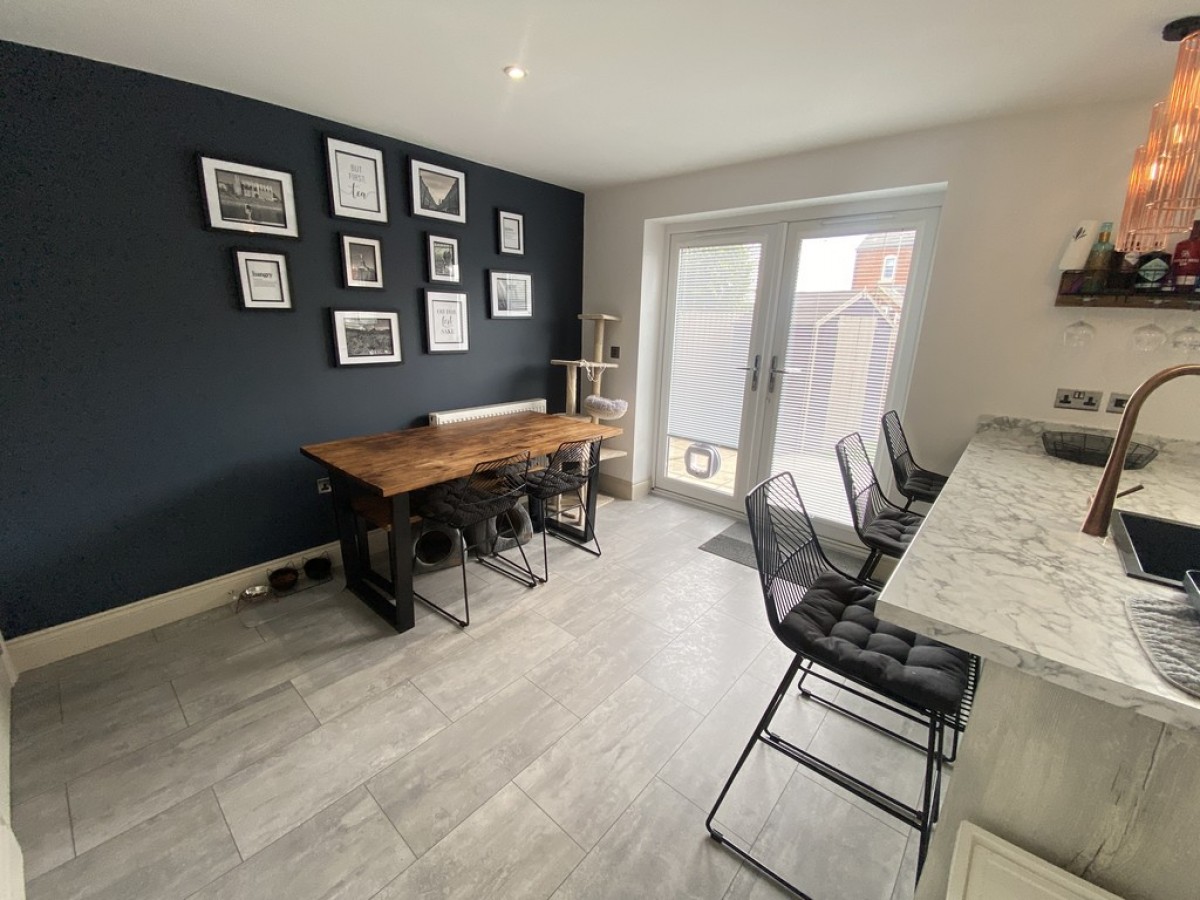 Alexander Mews , Balderton