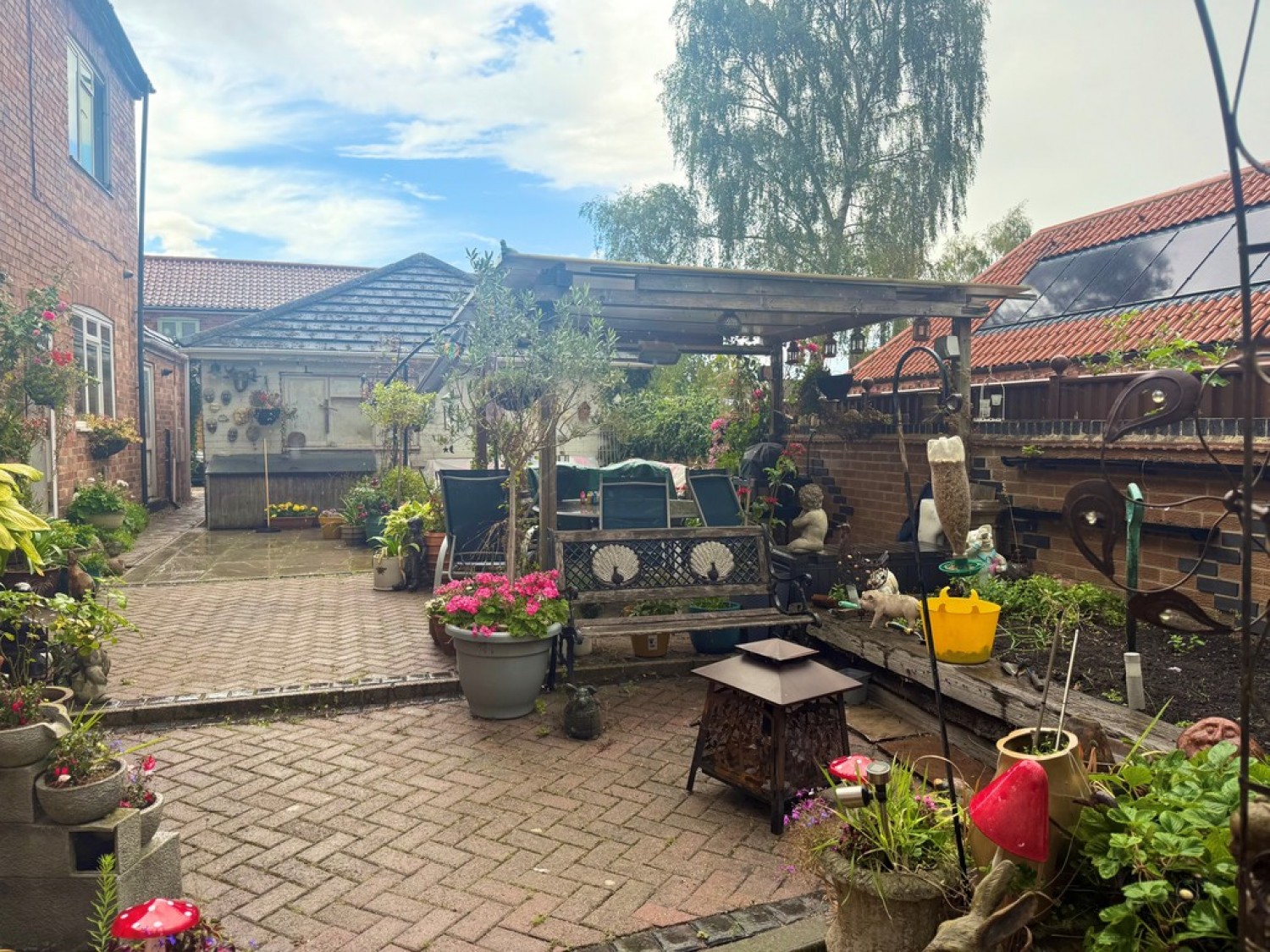 9 Manor House