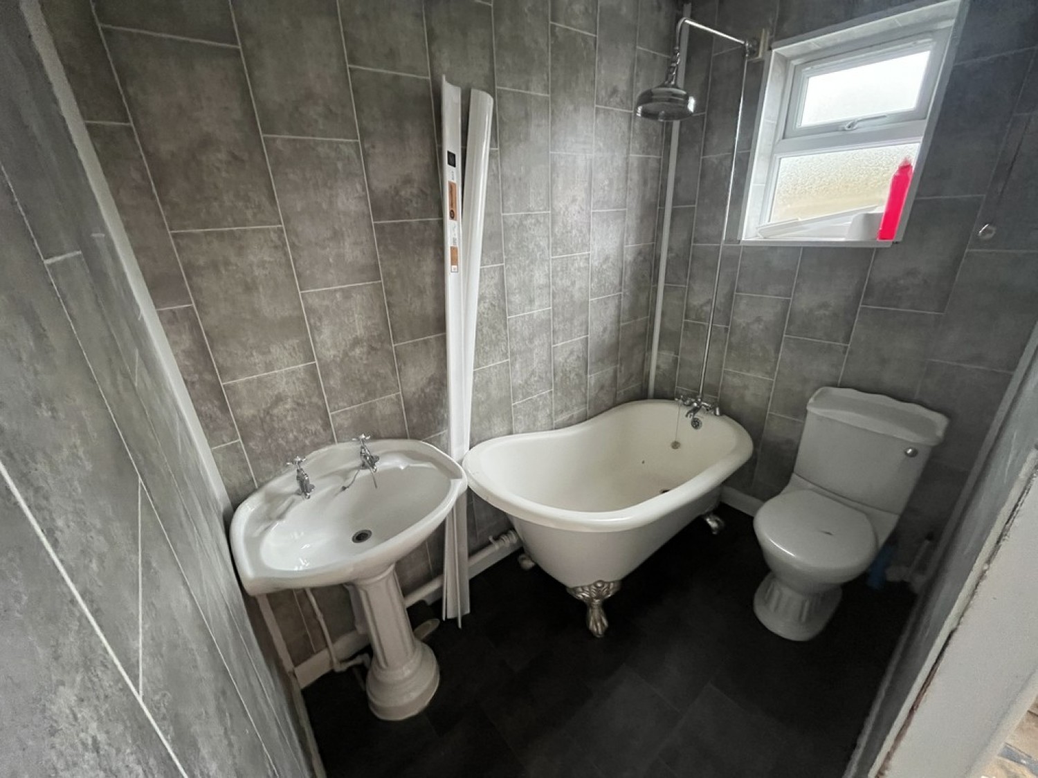 2 bedroom House for Sale William Street, Newark