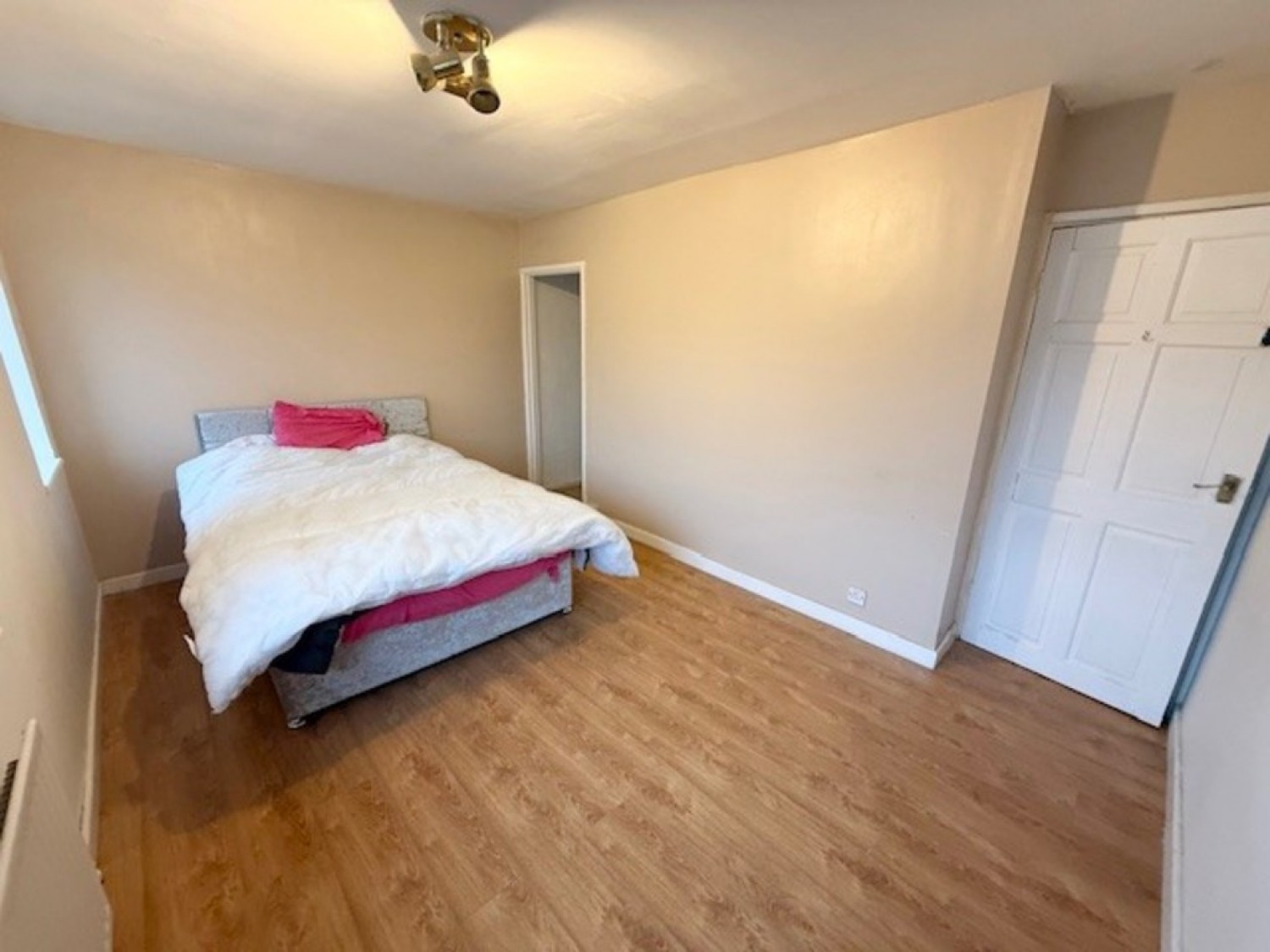 4 bedroom House for Sale Elizabeth Road, Newark