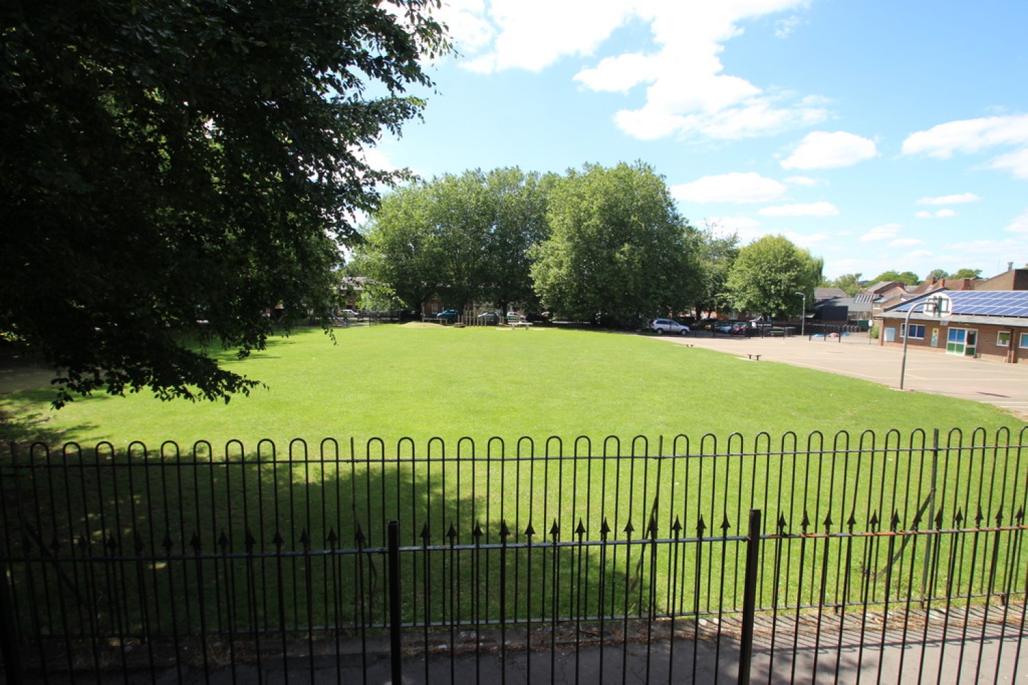 Off Walton Street, Jericho