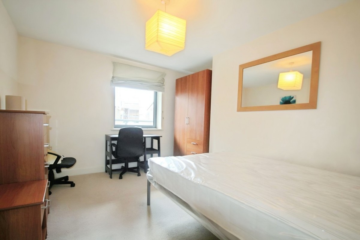 Empress Court, Woodin`s Way