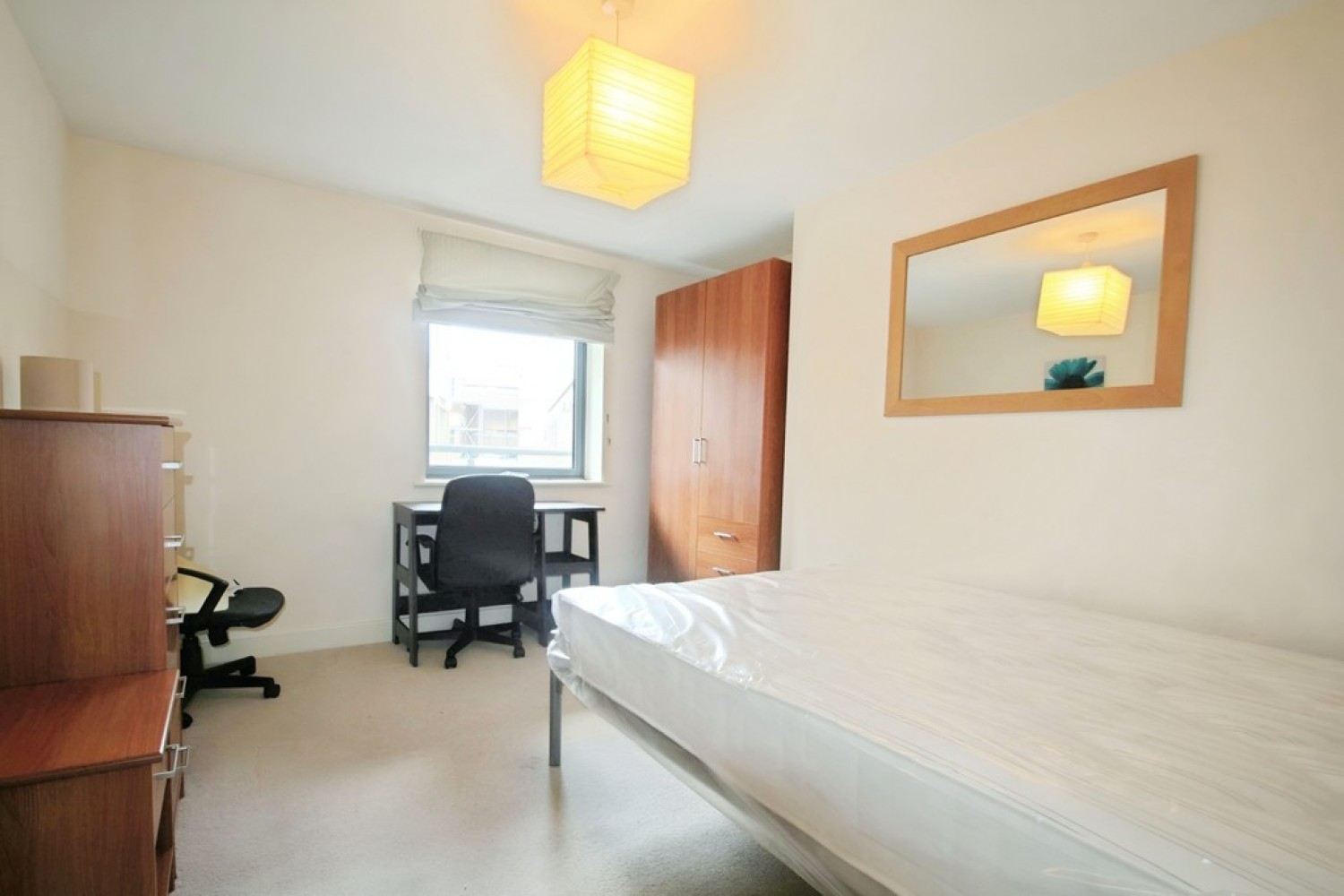Empress Court, Woodin`s Way