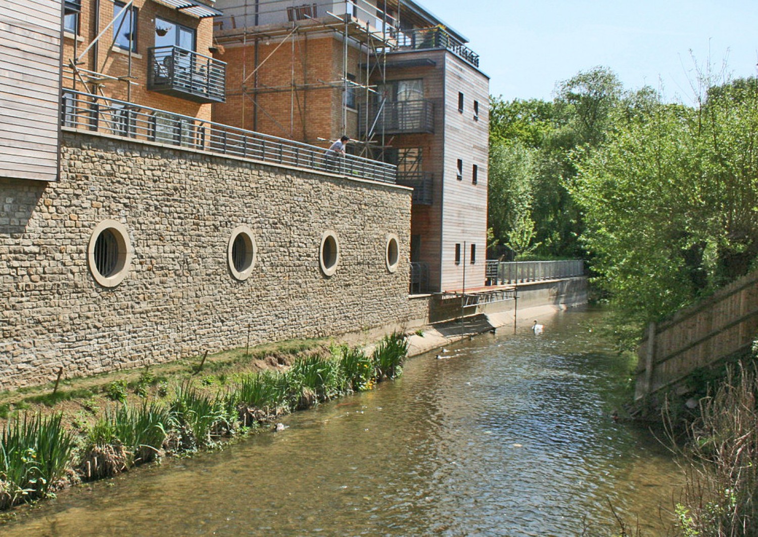 Empress Court, Woodin`s Way
