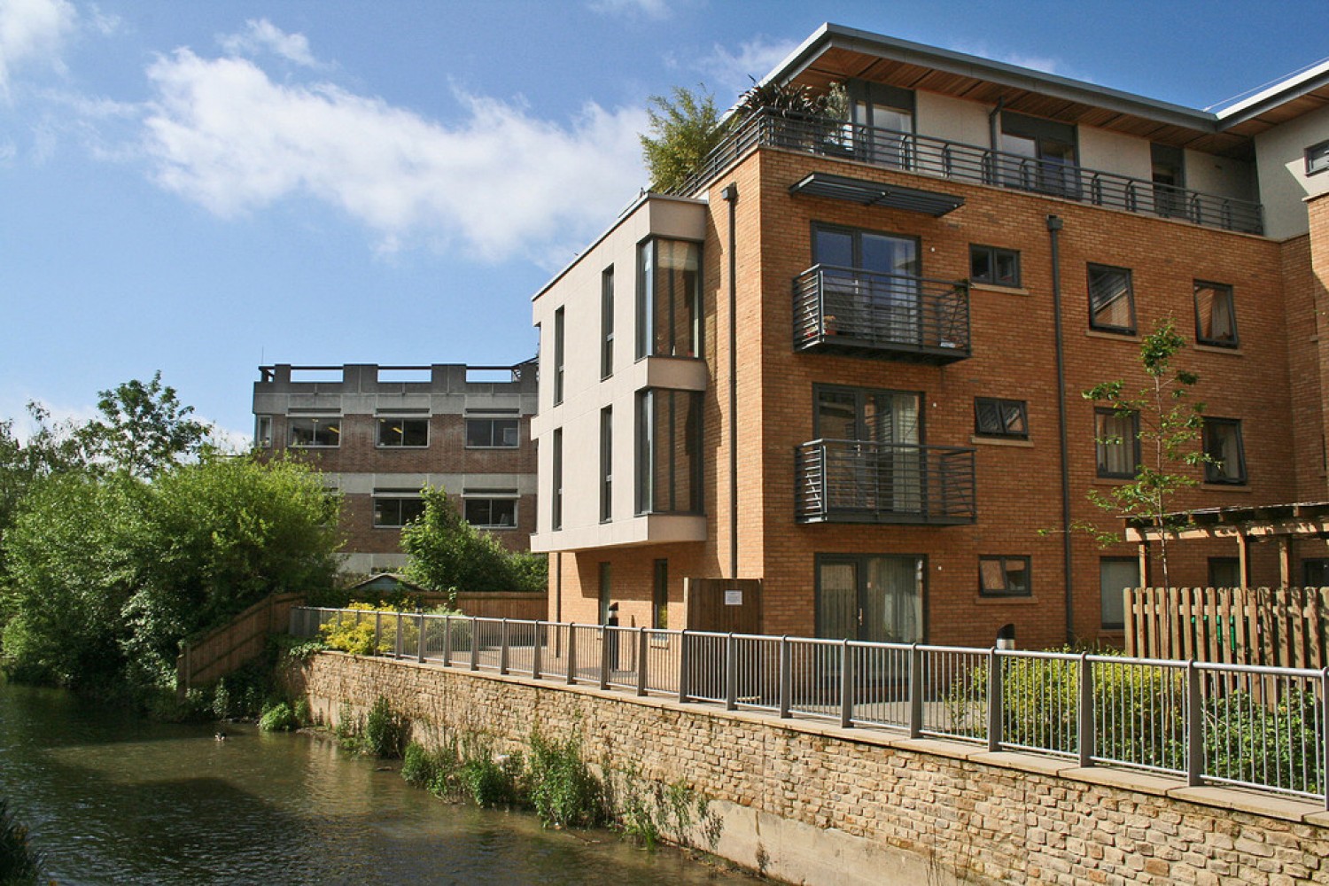 Empress Court, Woodin`s Way