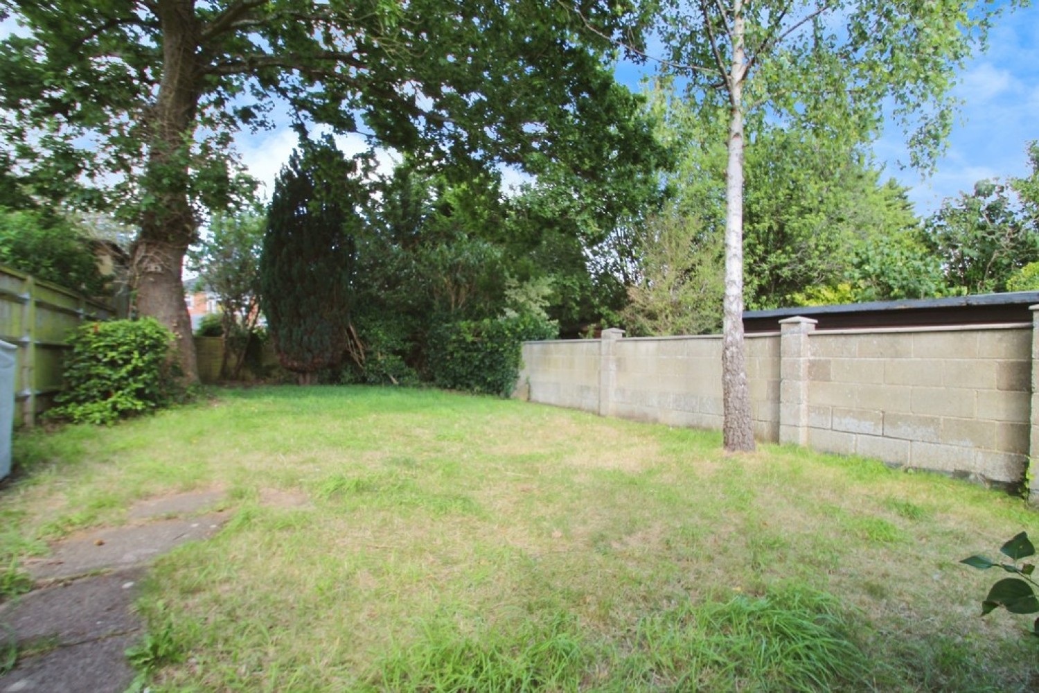 1 bedroom Flat for Letting Fern Hill Road, Cowley