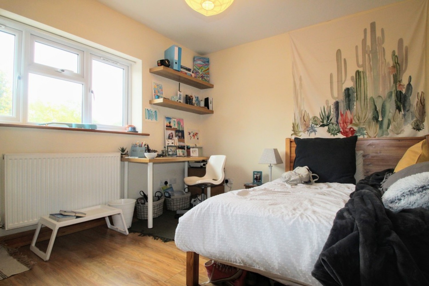 4 bedroom Flat in Valentia Road, Headington
