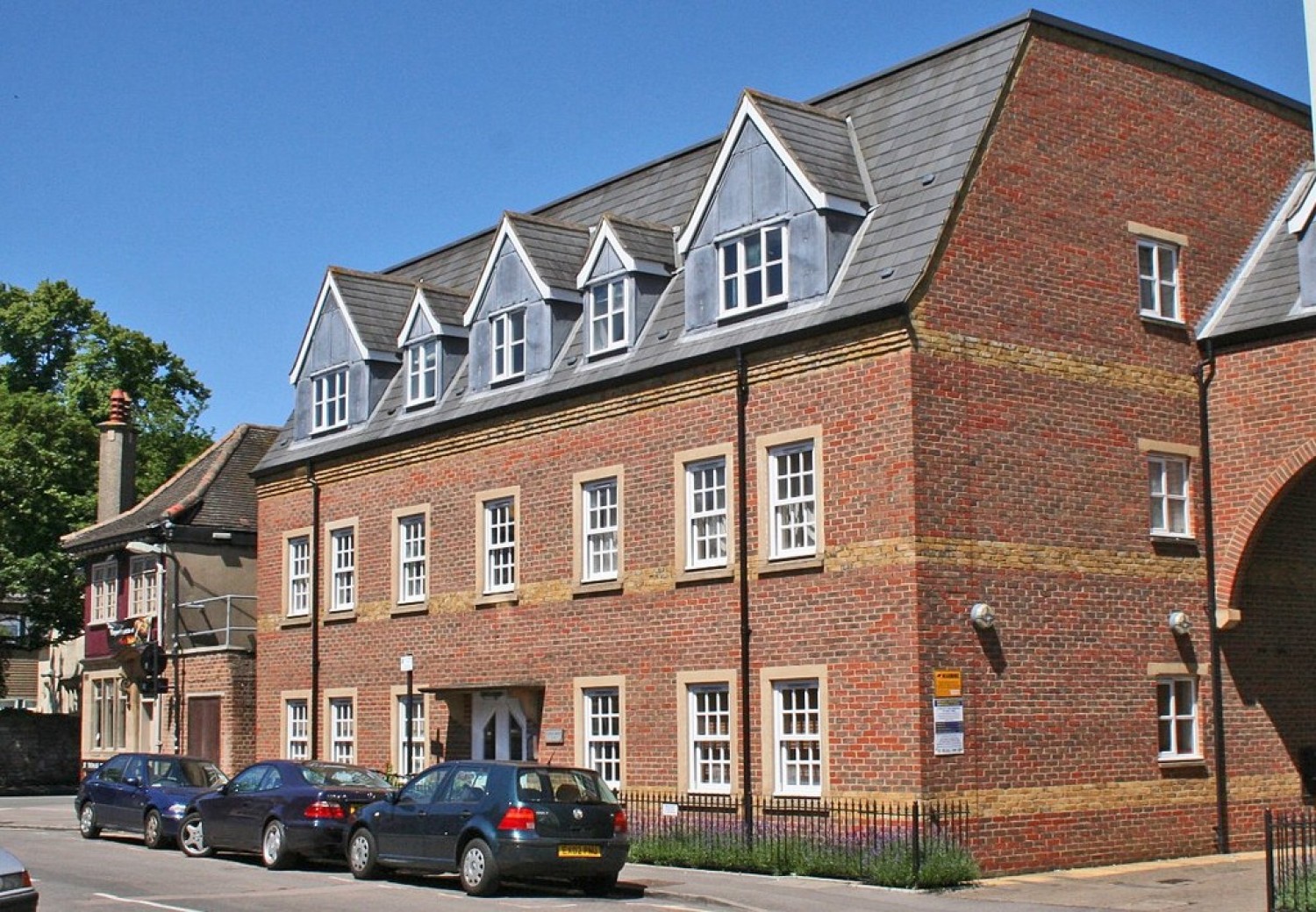 Castle Mews, St Thomas' Street