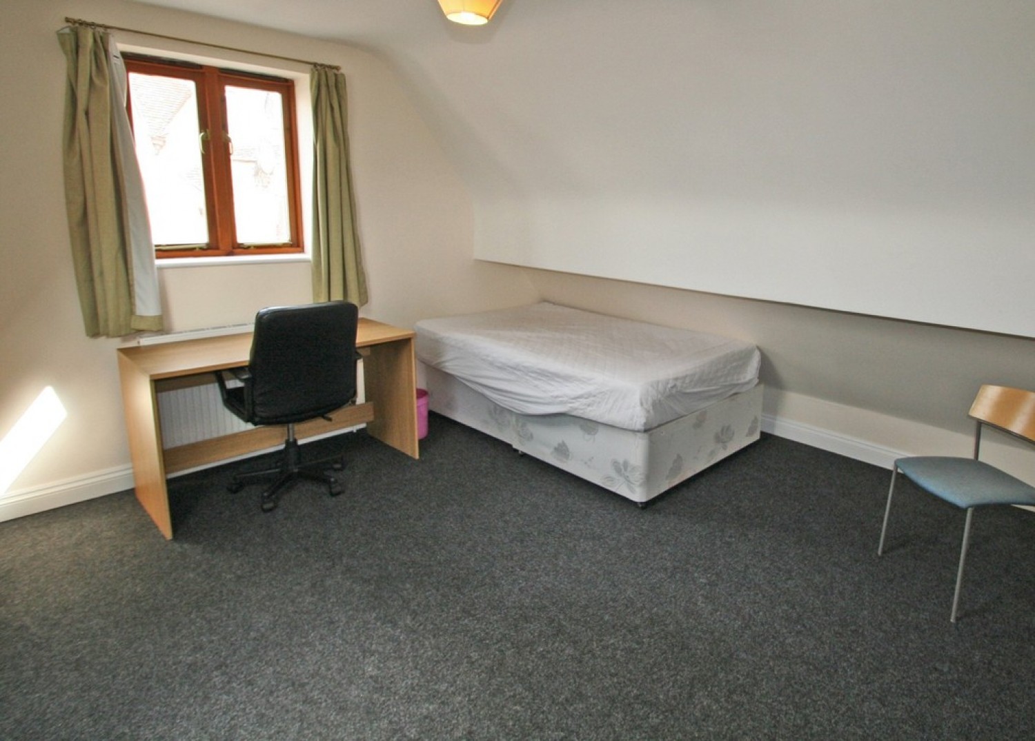 4 bedroom House in Cowley Road, Oxford