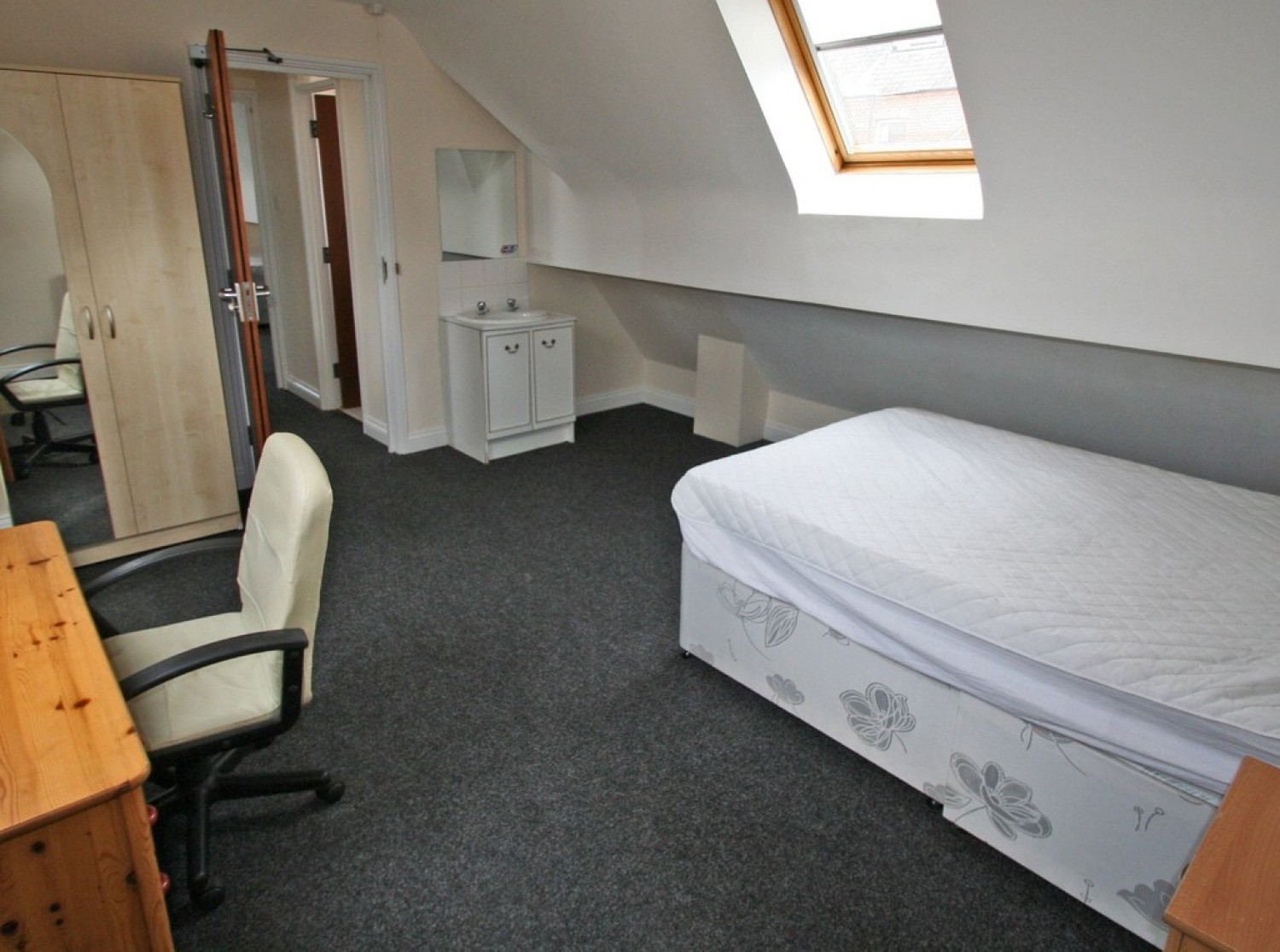 4 bedroom House in Cowley Road, Oxford