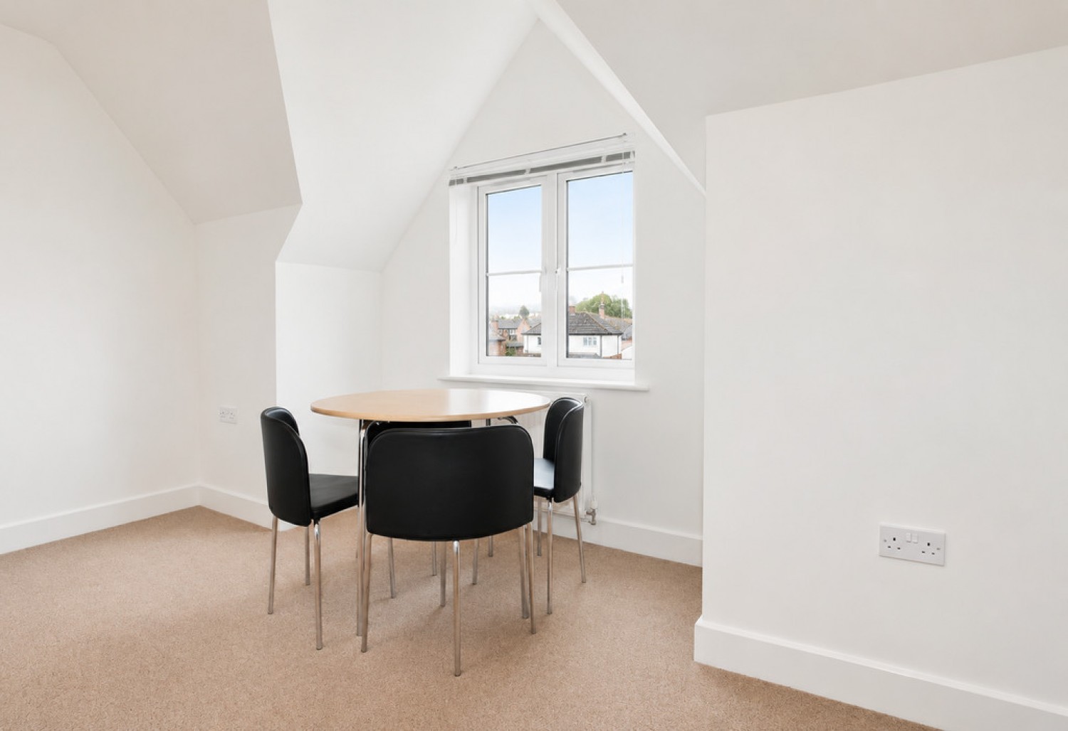 3 bedroom Flat for Letting Earl Court, Botley, Oxford