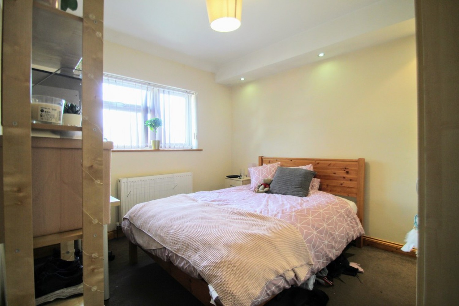 6 bedroom House for Letting Morris Crescent, Cowley