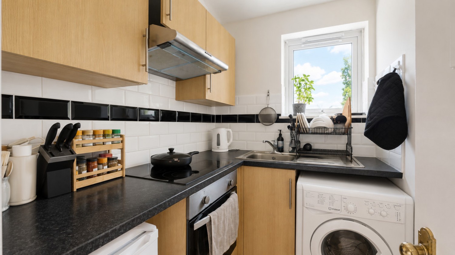 1 bedroom Flat for Letting Ridgefield Road, Cowley