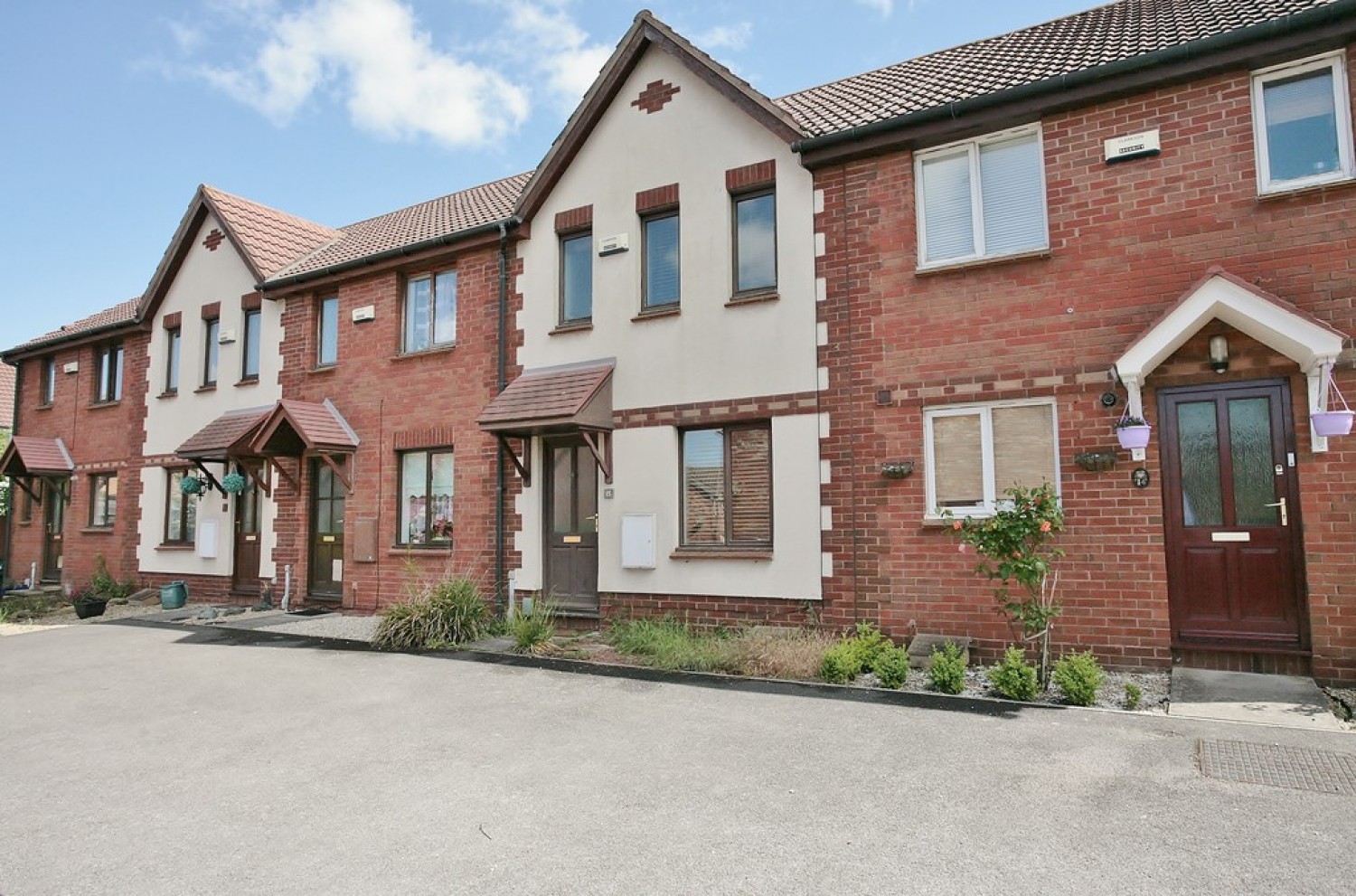 2 bedroom House in Hyacinth Walk, Greater Leys