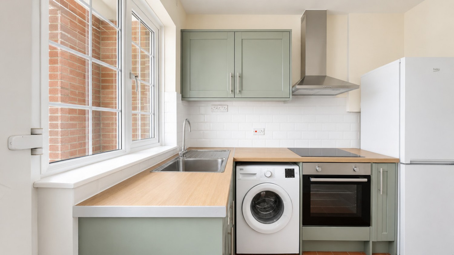 3 bedroom Flat for Letting Elms Parade, Botley