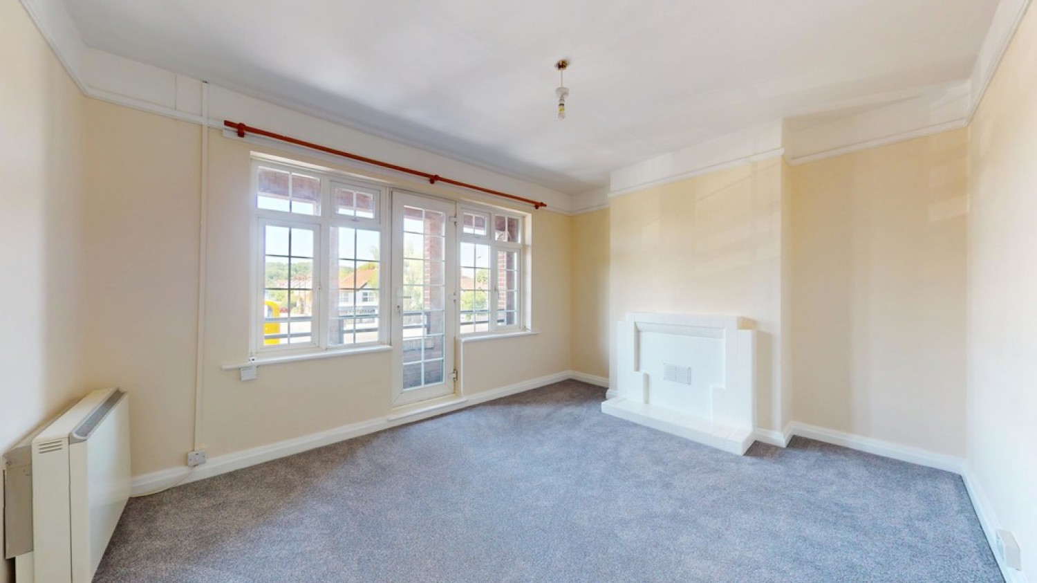 3 bedroom Flat for Letting Elms Parade, Botley