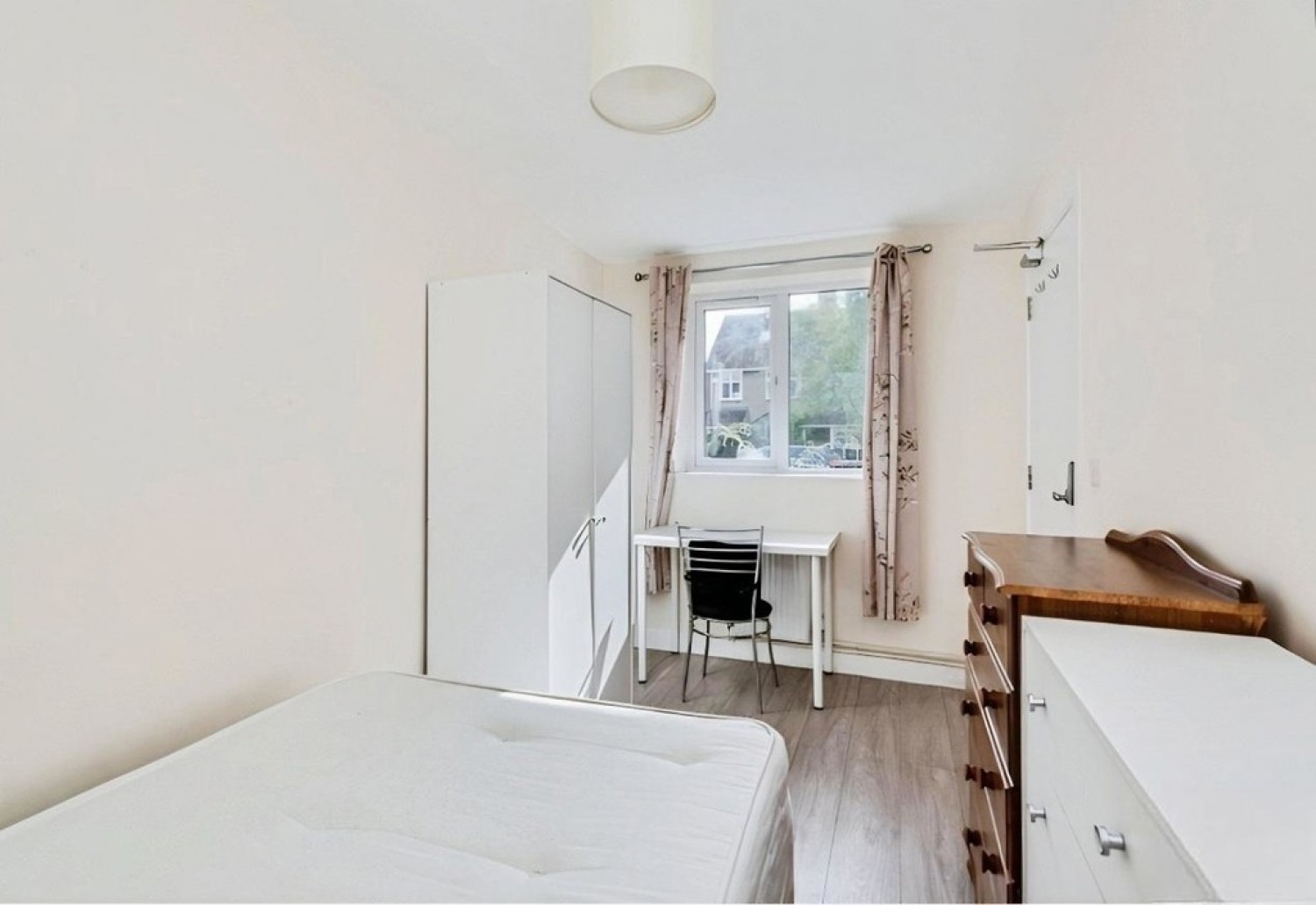 6 bedroom House for Letting Cricket Road, Cowley