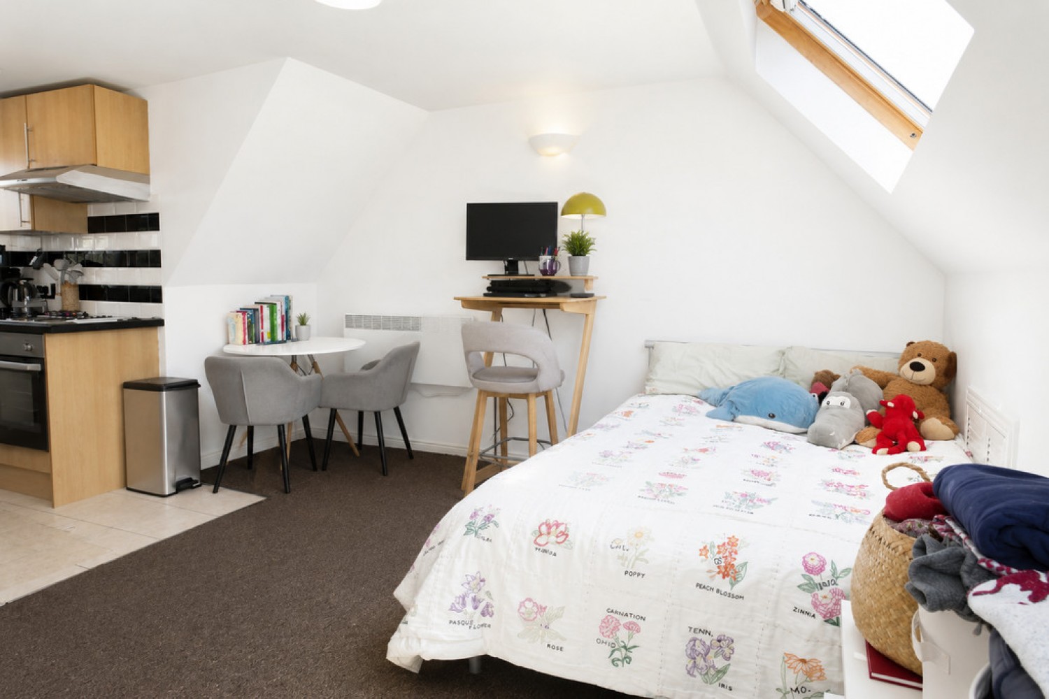 1 bedroom Flat for Letting Swinburne Road, Cowley