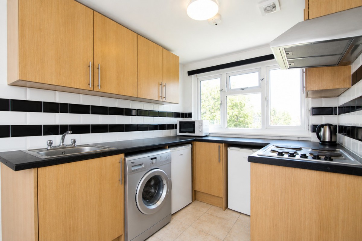 Swinburne Road, Cowley