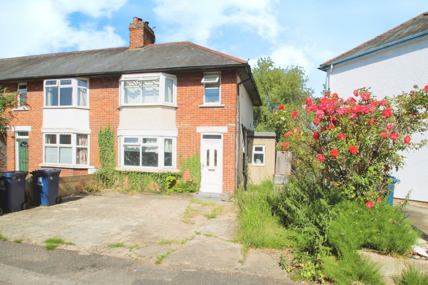 4 bedroom House in Outram Road, Cowley