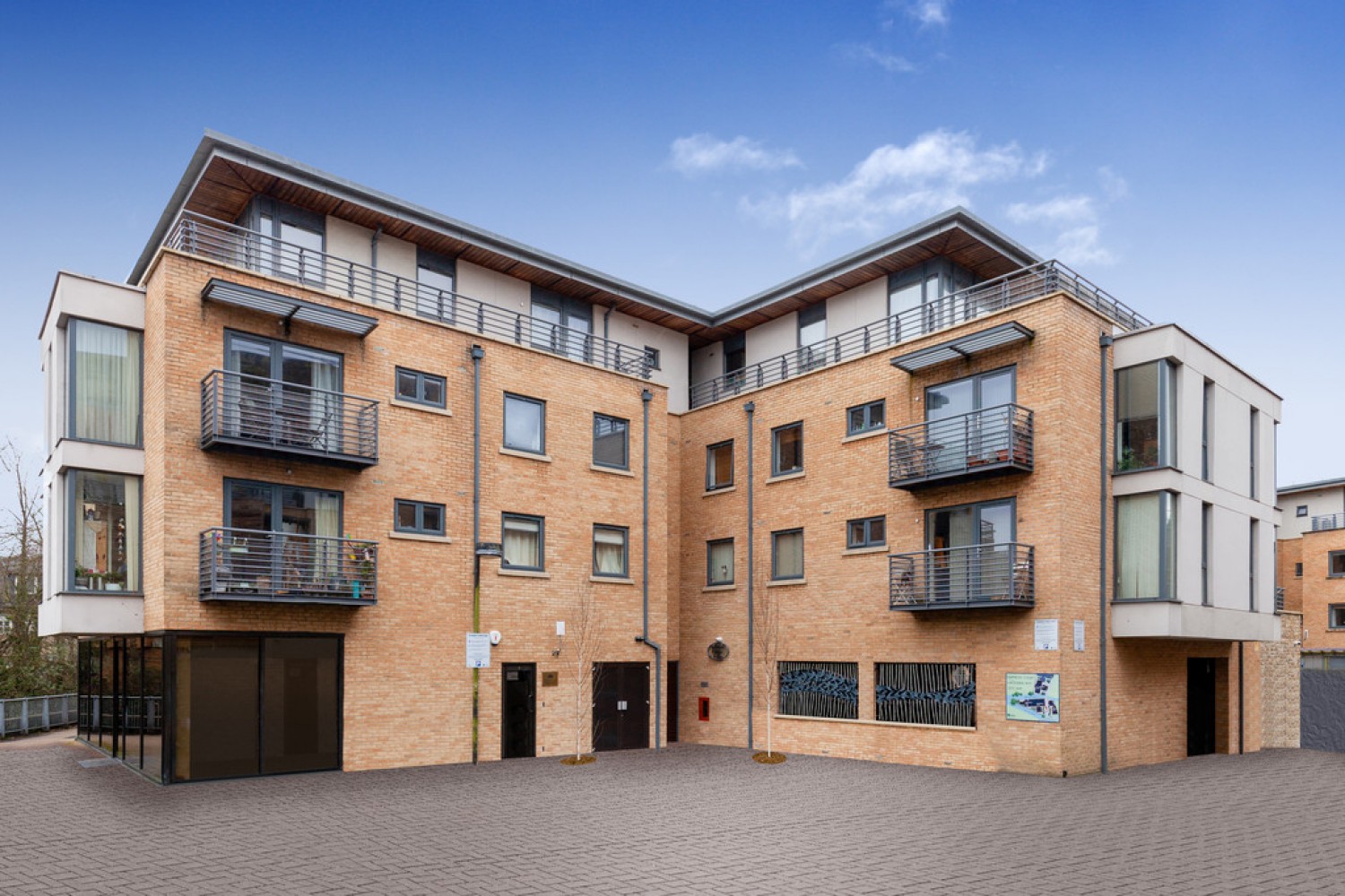 1 bedroom Flat for Letting Empress Court, Woodins Way
