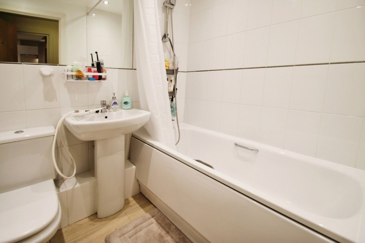 Empress Court, Woodins Way