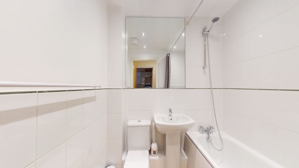 Empress Court, Woodins Way