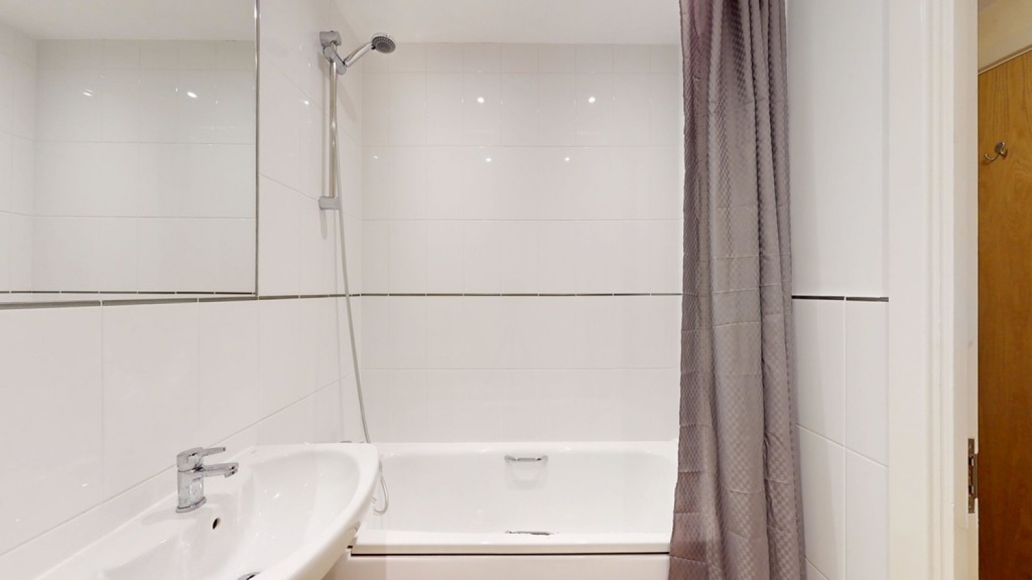 1 bedroom Flat for Letting Empress Court, Woodins Way