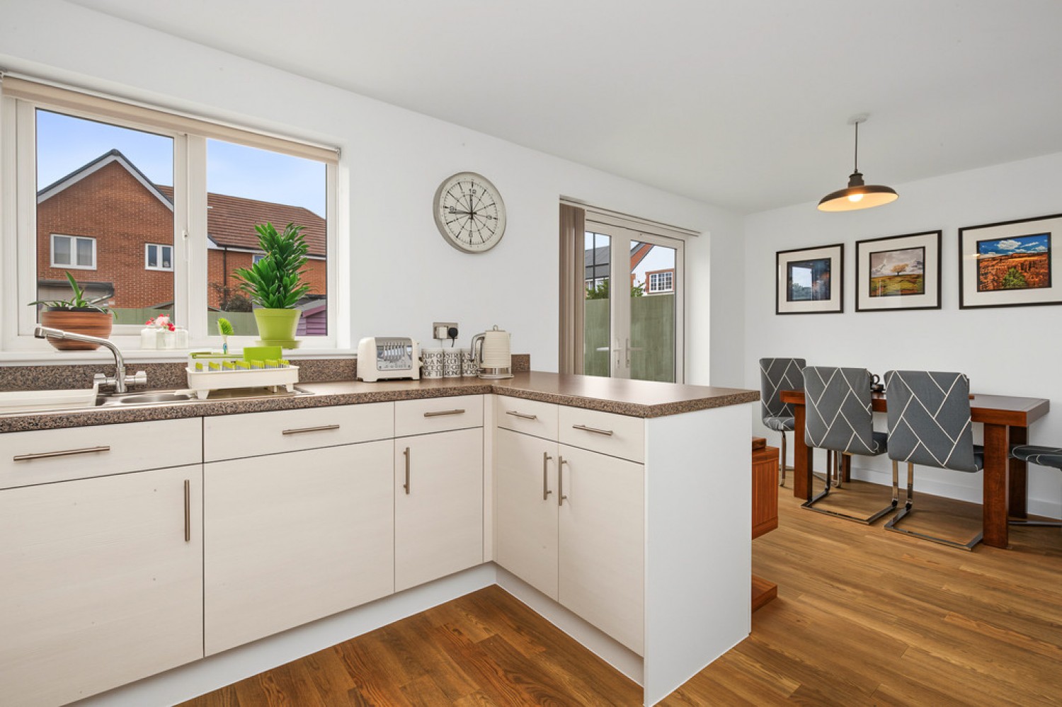 3 bedroom House for Sale Robin Gibb Road, Thame