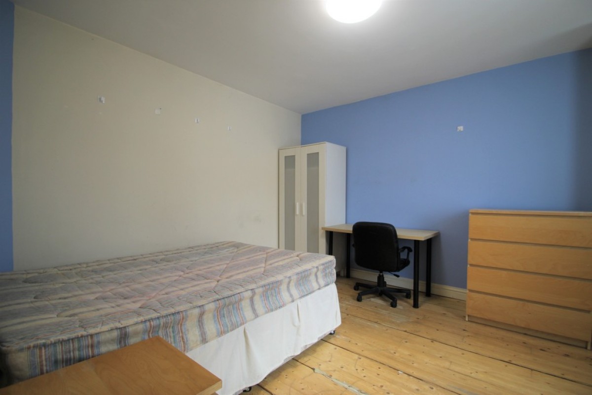 Kelburne Road, Cowley