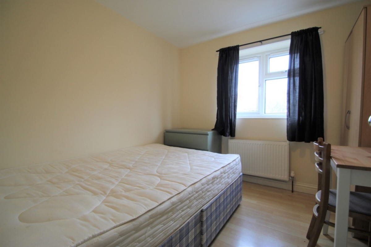 Kelburne Road, Cowley