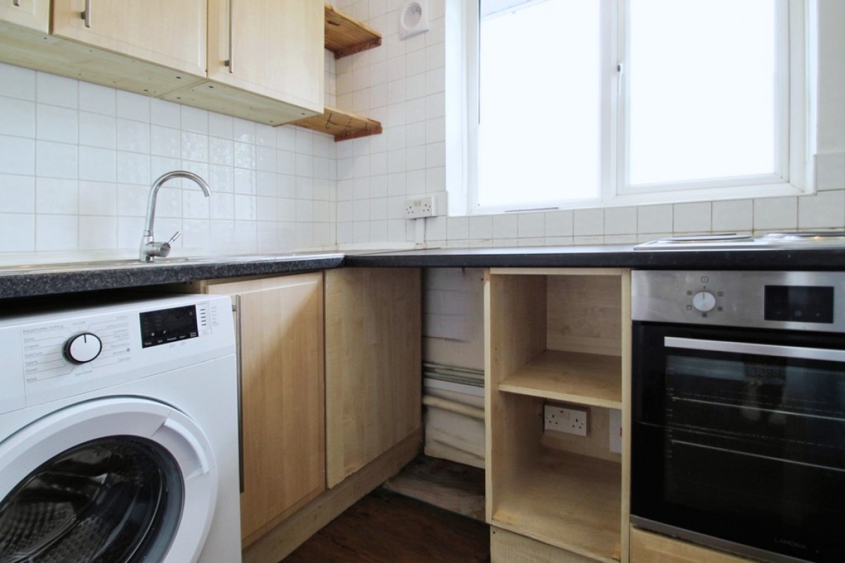 Lizmans Court, Silkdale Close