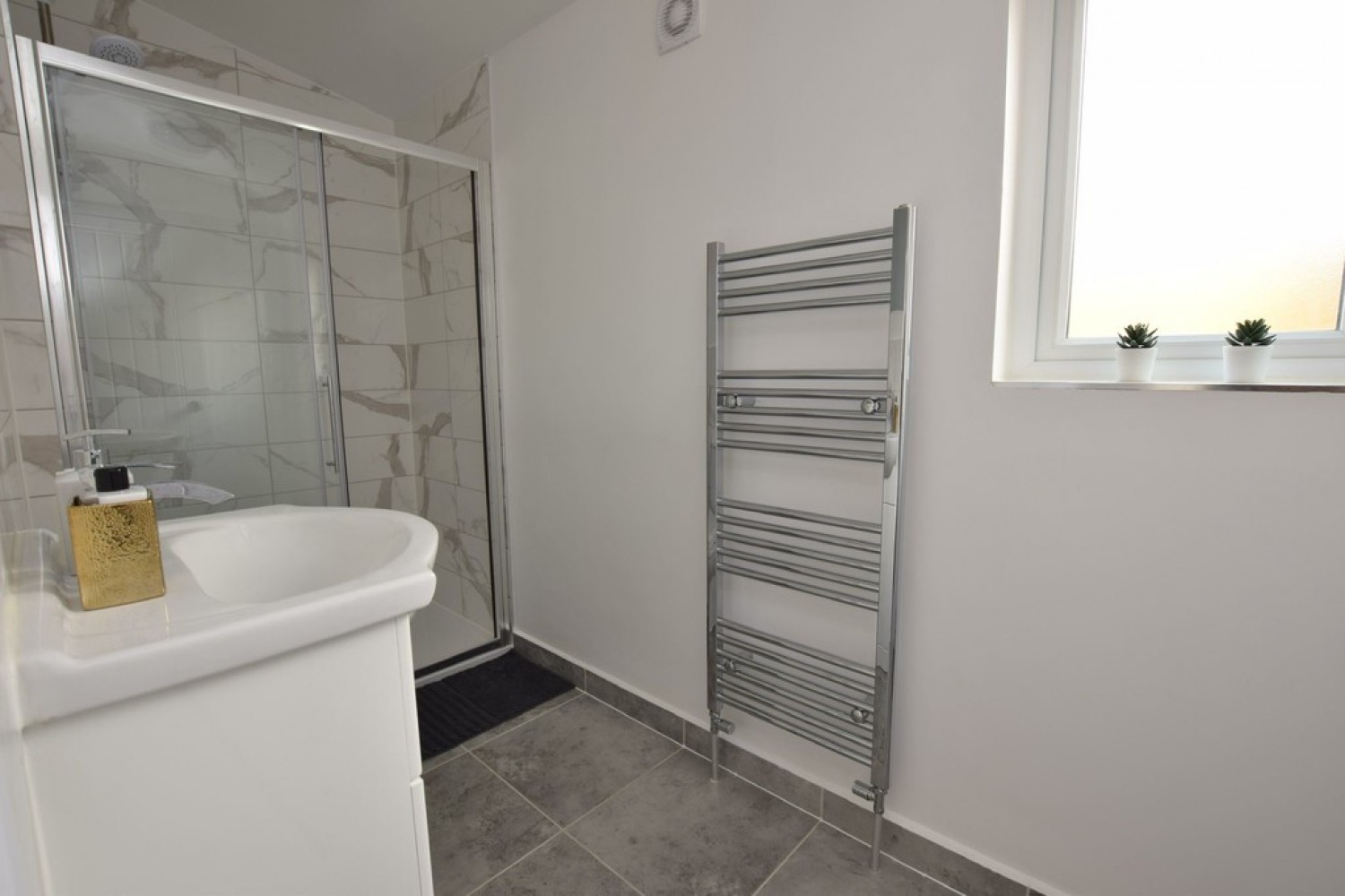 4 bedroom House in Sutton Road, Marston