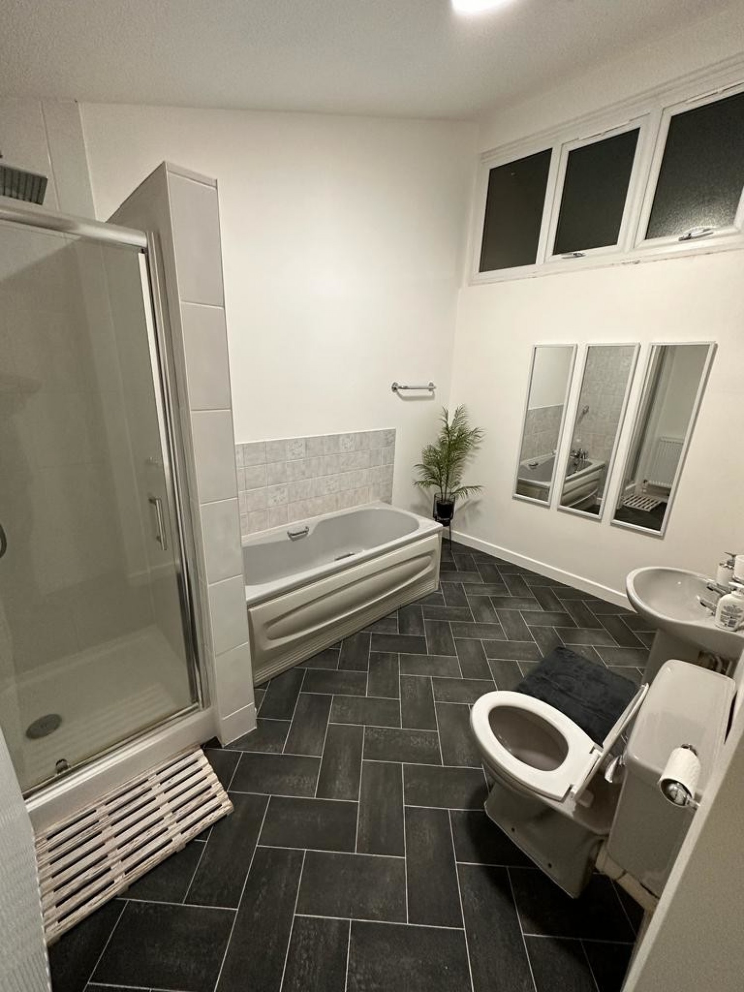 4 bedroom House in Leiden Road , Headington