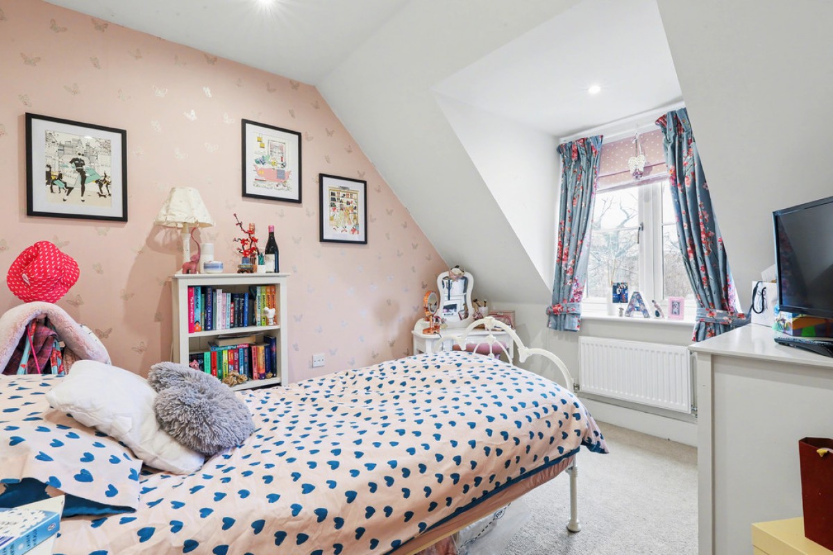 Augustine Way, Iffley