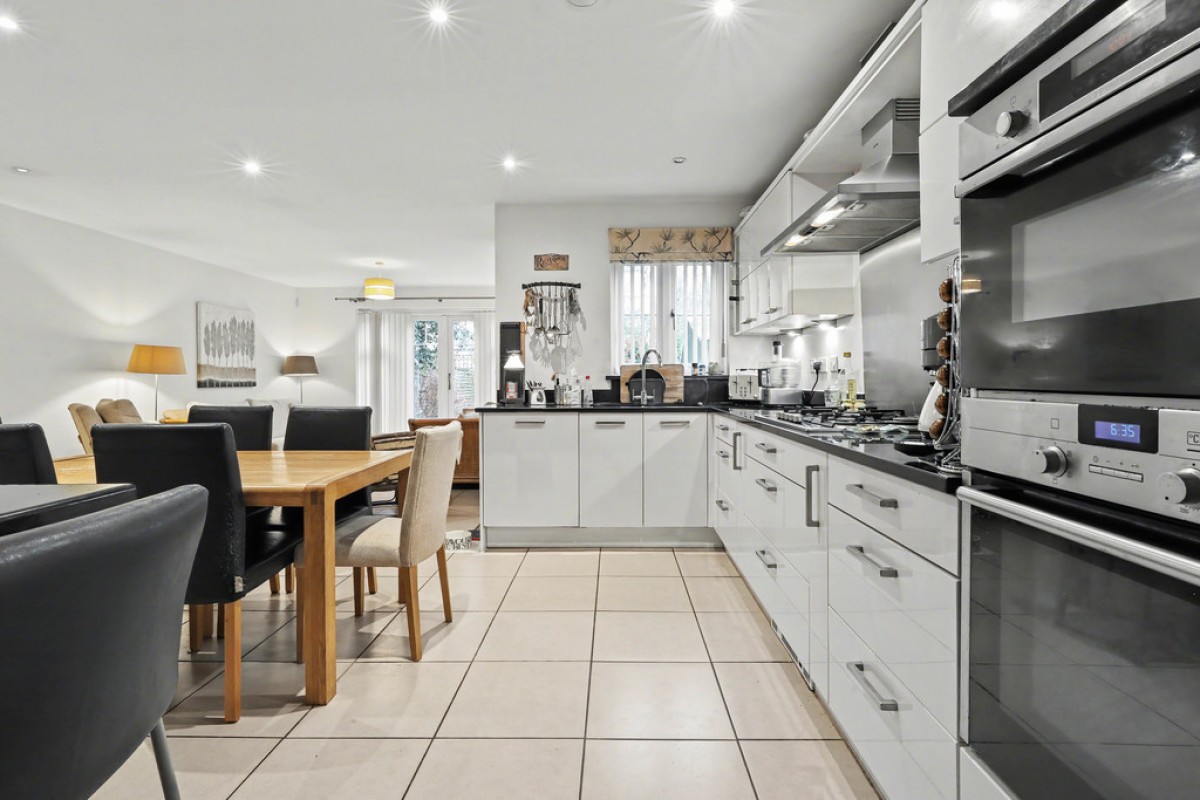 Augustine Way, Iffley