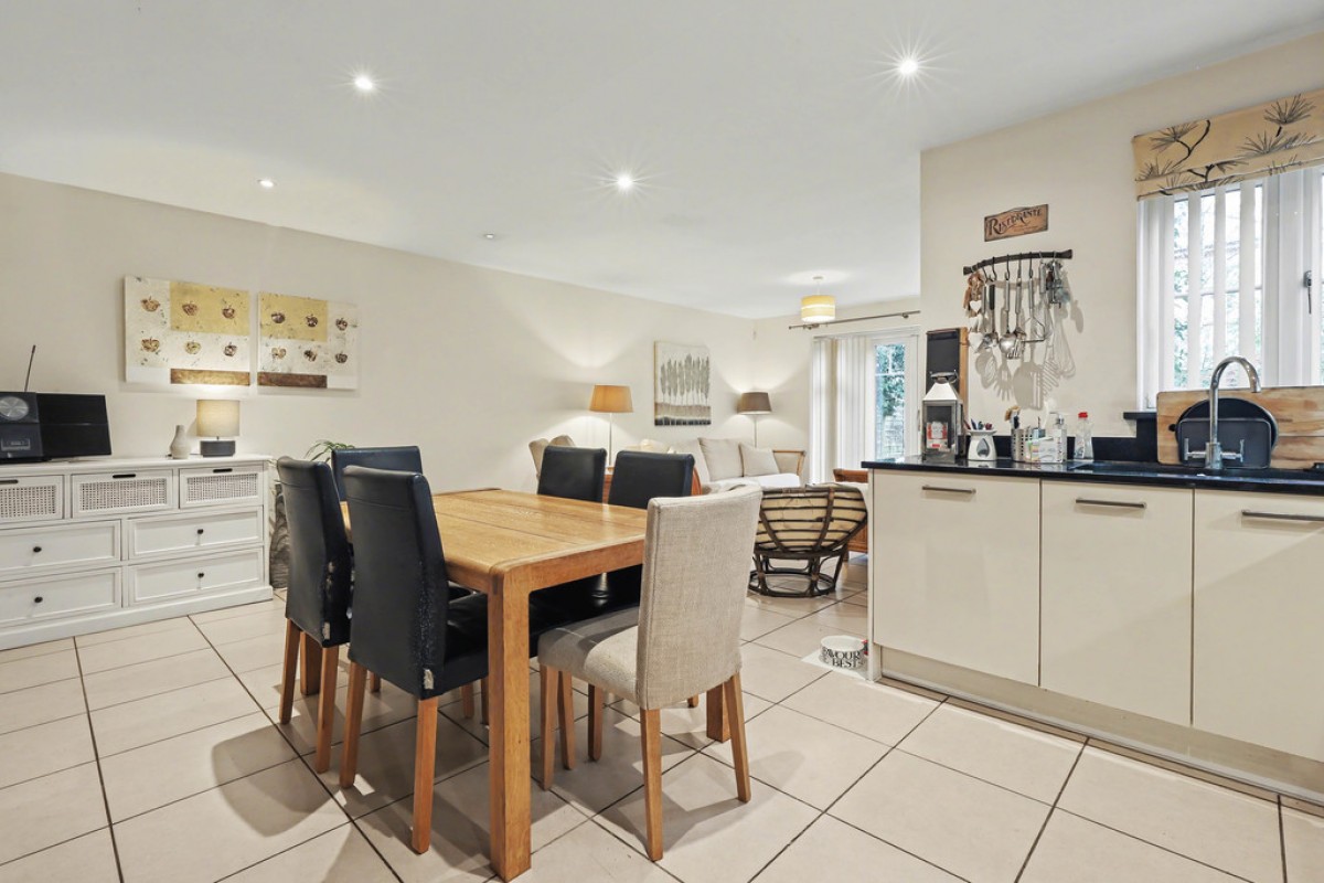 Augustine Way, Iffley