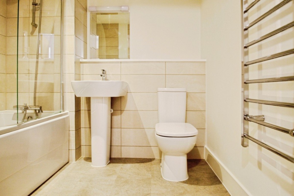 Trinity House North, Anniversary Avenue West