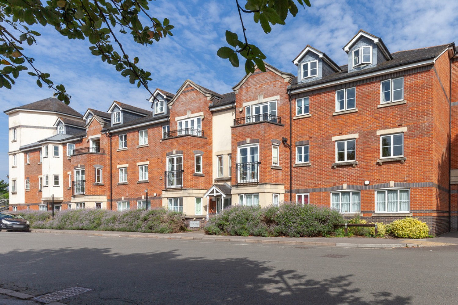 2 bedroom Flat for Letting Rowland Hill Court, Osney Lane