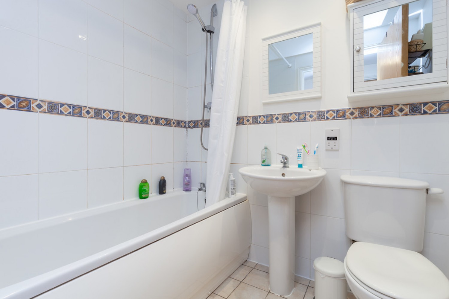 2 bedroom Flat for Letting Rowland Hill Court, Osney Lane