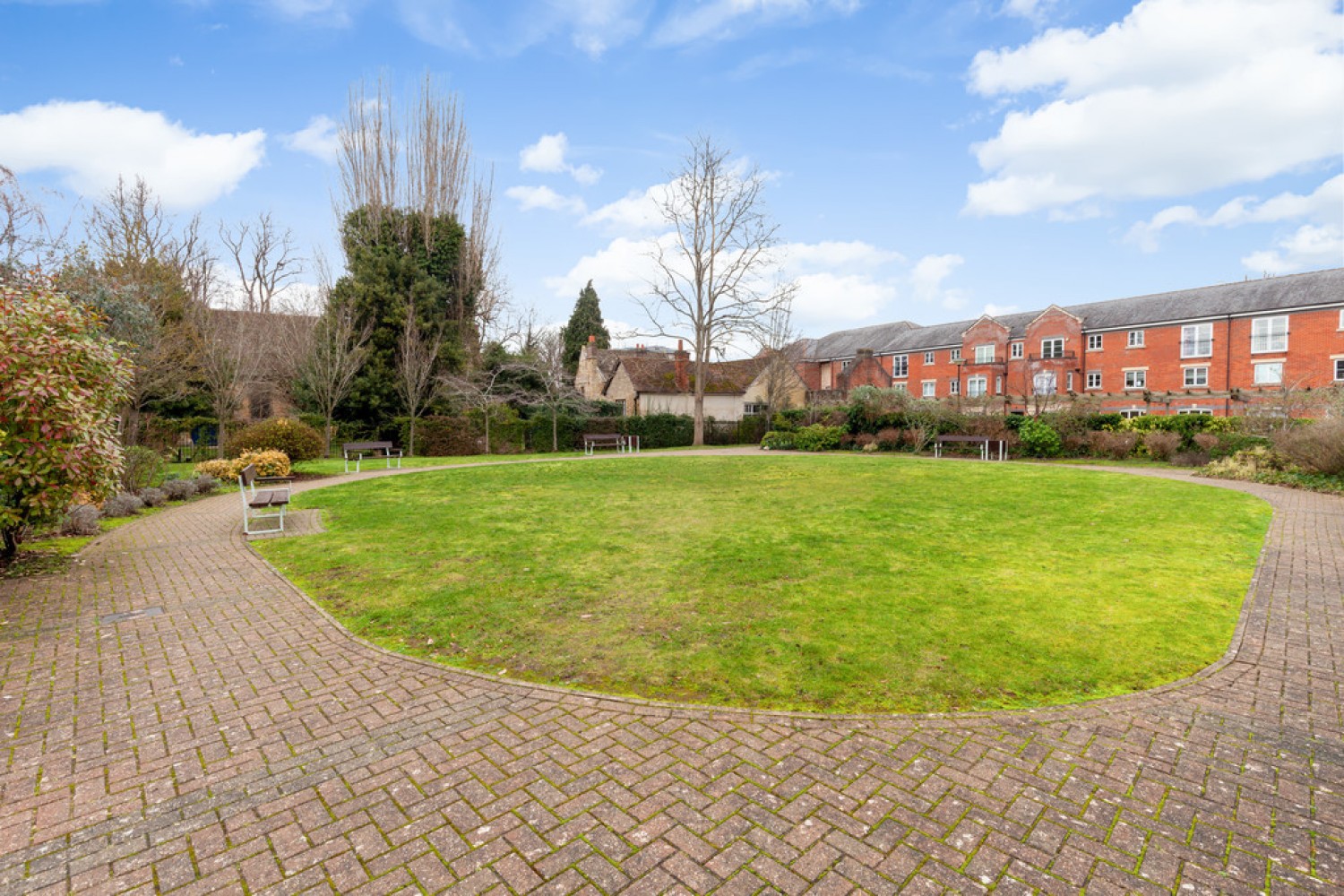 2 bedroom Flat for Letting Rowland Hill Court, Osney Lane