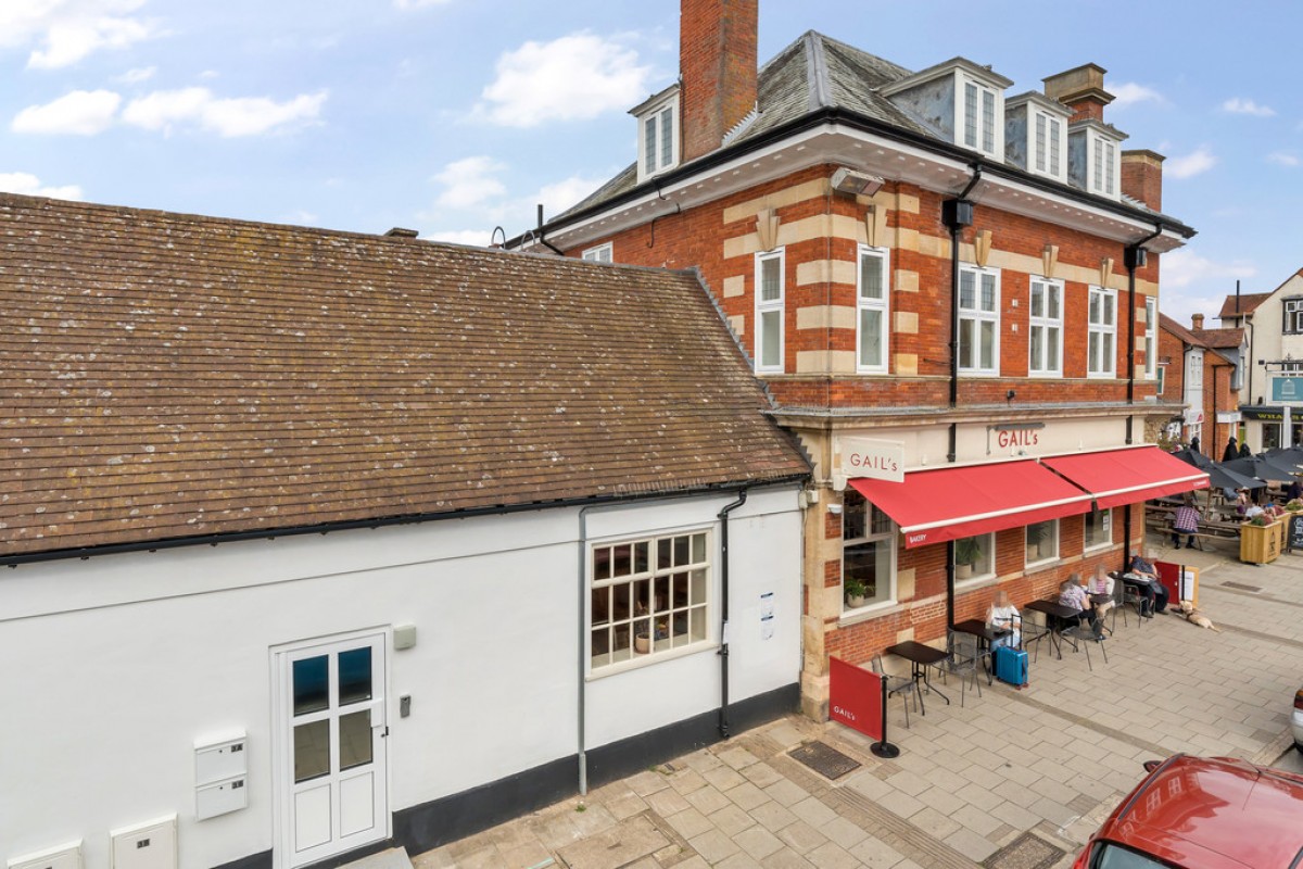 The Cornmarket, Thame