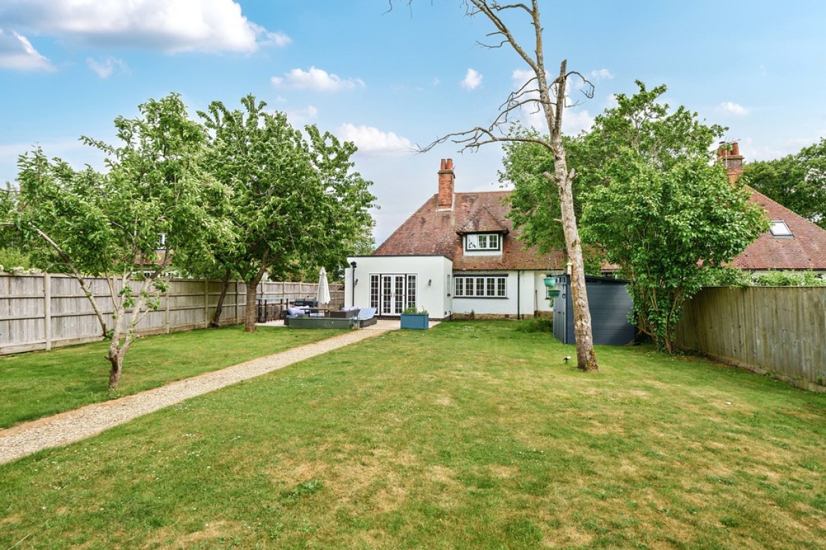 Scotsgrove Cottages, Aylesbury Road
