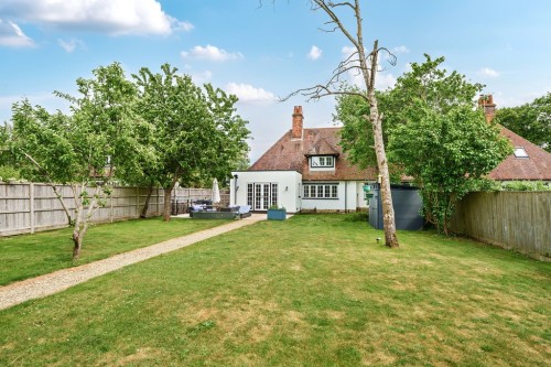Scotsgrove Cottages, Aylesbury Road