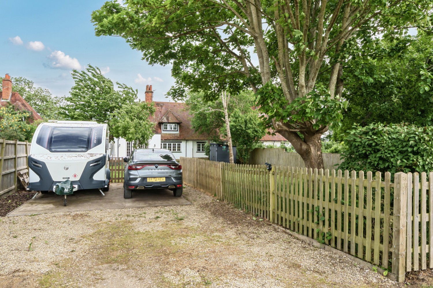 Scotsgrove Cottages, Aylesbury Road